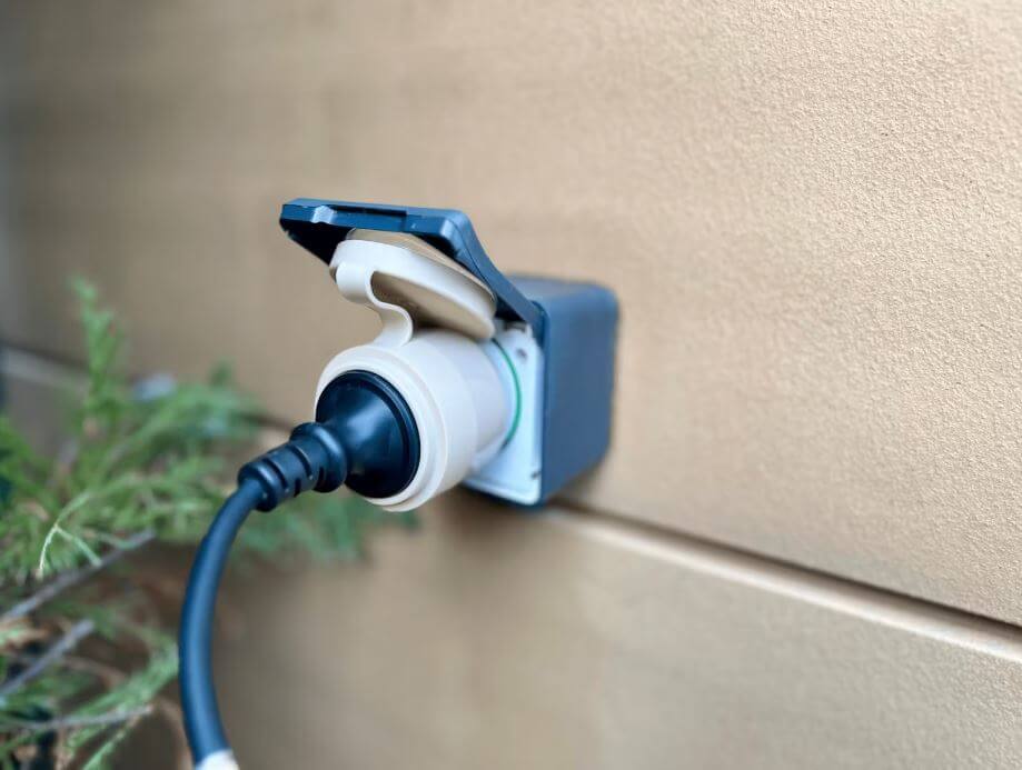 Shelly Outdoor Plug S Gen3 älyspistorasia ulos