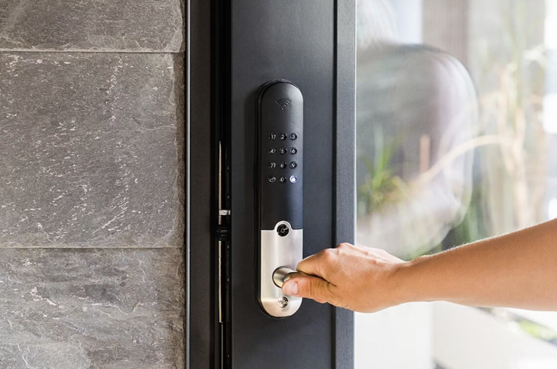 Yale Doorman L3 -älylukko, harmaa