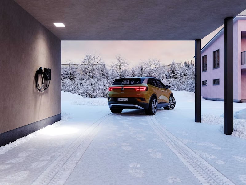 Latausasema Innohome Charlie-C, 3x32A, 22kW, kiinteällä 4,8m latauskaapelilla