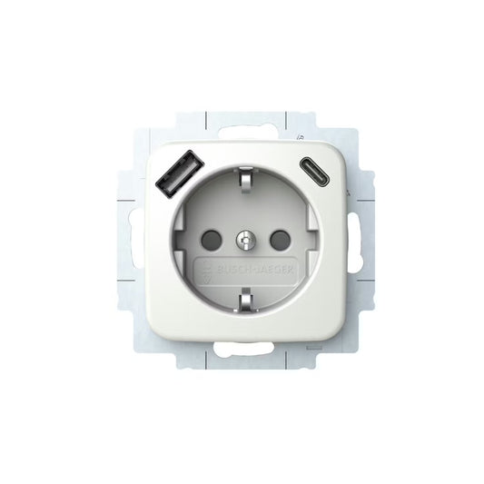 Pistorasia ABB Jussi 1-osainen + 2xUSB A+C 16A IP21 UKJ Valkoinen