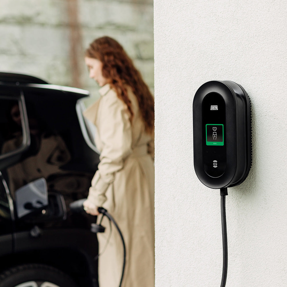 Latausasema DEFA Power 22kW dynaamisella kuormanhallinnalla